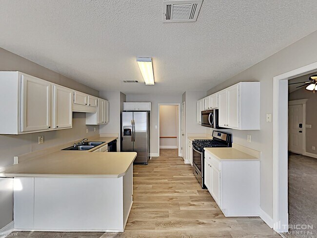 Foto del edificio - 204 Hunt Club Cir