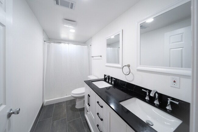 Foto del edificio - 208 W Broadbent Dr