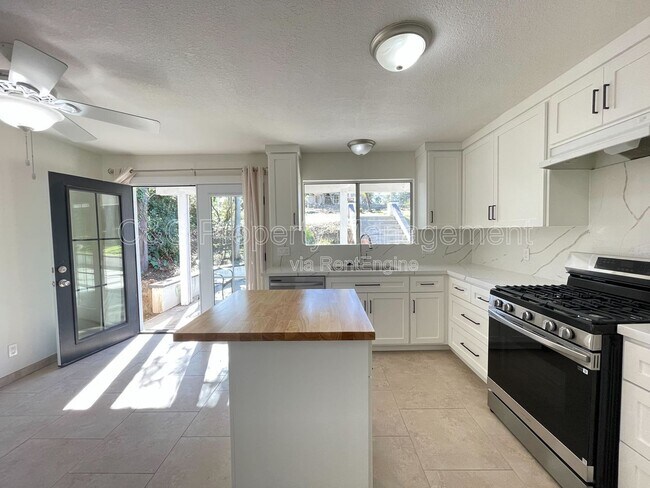 Foto del edificio - 851 Fulton Rd