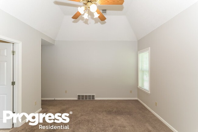Building Photo - 9728 Kingsridge Dr