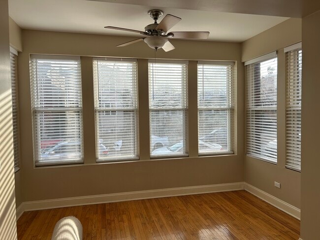 Building Photo - 4716 N Sawyer Ave