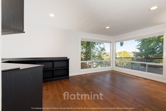 Foto del edificio - 4444 29th Ave W