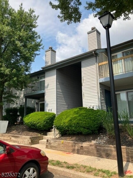 Building Photo - 7 Henley Dr