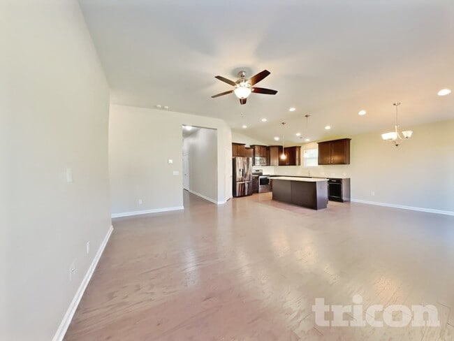 Building Photo - 64 Crew Clb Ct