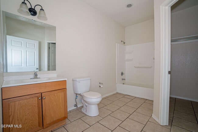 Foto del edificio - 5030 Fairbanks Dr