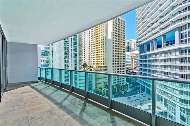 Building Photo - 1331 Brickell Bay Dr