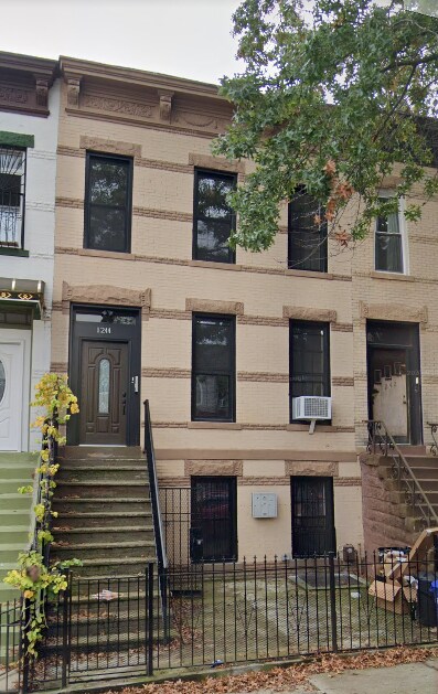Front - 1244 Putnam Ave