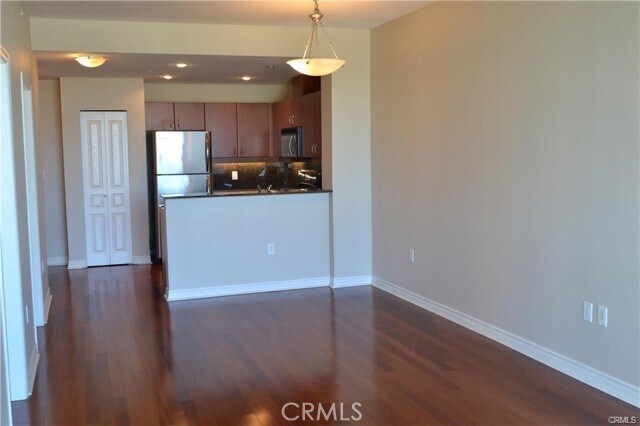 Foto del edificio - 300 W Beech St