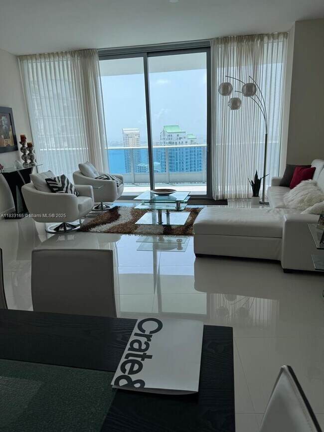 Building Photo - 200 Biscayne Blvd Way