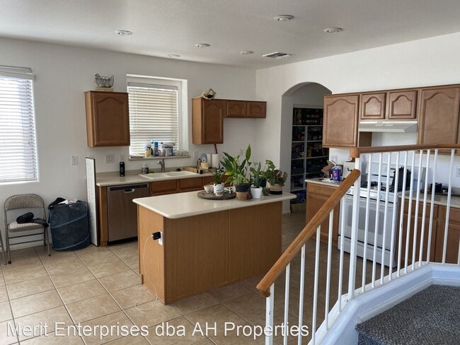 Building Photo - 5 br, 3 bath House - 21122 E CALLE DE FLORES