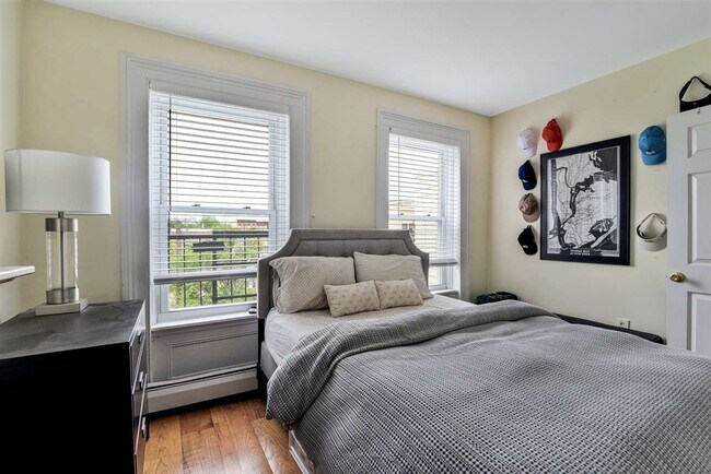 Foto del edificio - 724 Bloomfield St