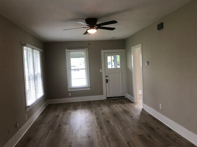 Foto del edificio - 3022 School St