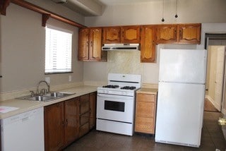 Building Photo - 620 S Victoria Ave