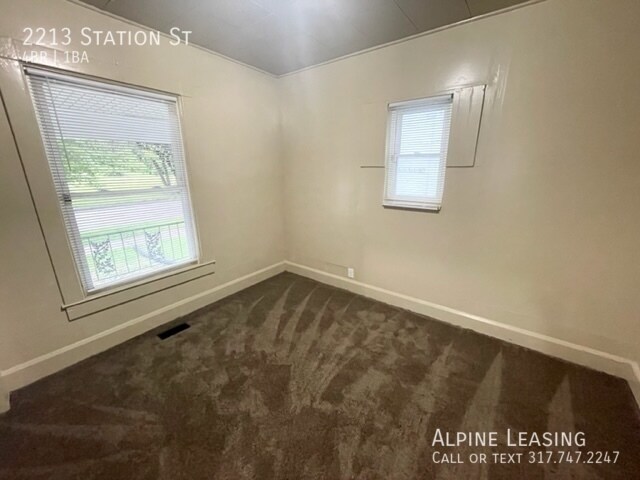 Building Photo - 4 Bedroom Quiet street near Martin Univers...
