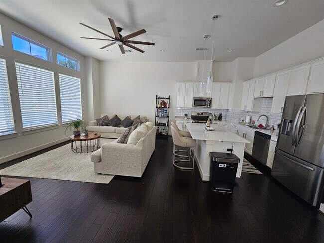 Foto del edificio - 9414 Kerrwood Ln