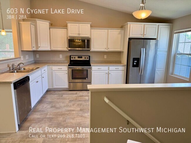 Foto del edificio - 603 Cygnet Lake Dr