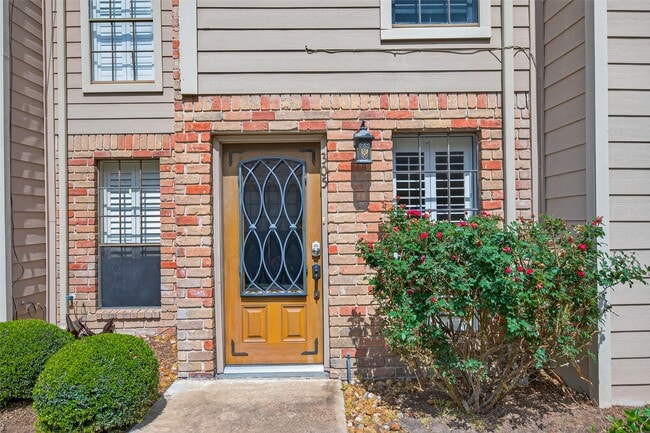 Foto del edificio - 6700 Richardson Rd