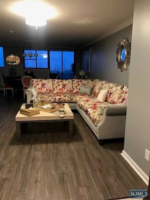 Foto del edificio - 235 Prospect Ave
