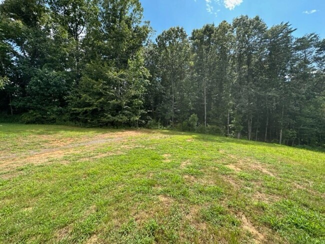 Foto del edificio - Ready to View Now! New construction 4 bed,...