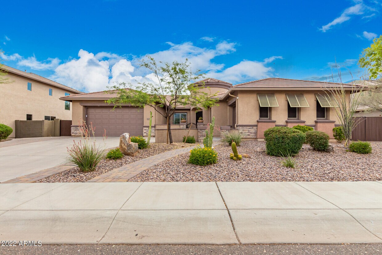 4825 E Cavalry Rd, New River, AZ 85087 House for Rent in New River