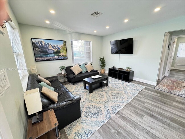 Photo - 236 SE 9th Ave Apartment