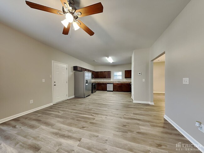 Foto del edificio - 528 Tulip Ln