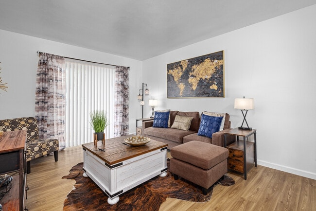 Building Photo - Jenn Station