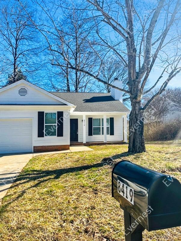 Foto principal - 8419 Milton Morris Dr