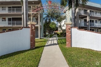 Building Photo - 250 Layne Blvd