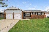 Foto principal - 6901 NW 60th St