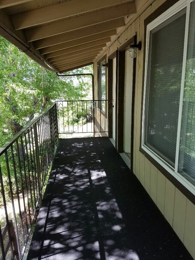 Building Photo - 2025 Wedekind Rd