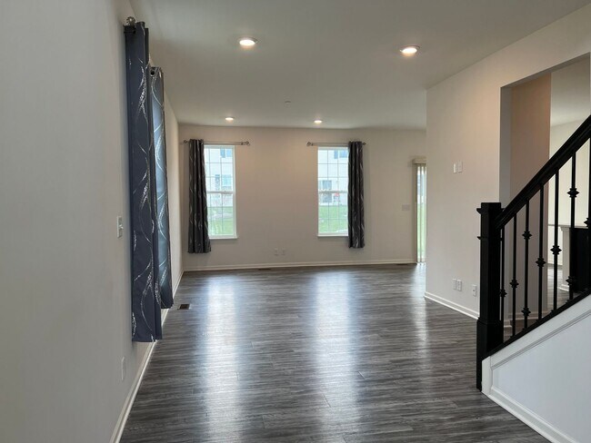 Foto del edificio - 1231 Hawk Hollow Dr