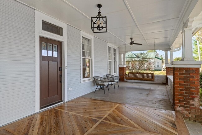 Foto del edificio - 207 Culberson Ave