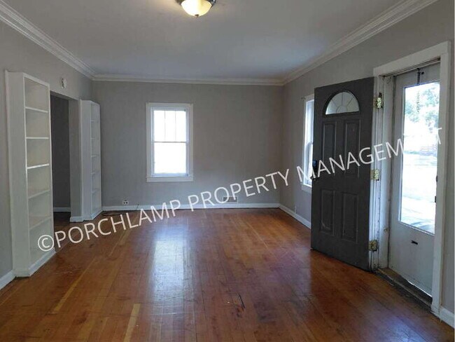 Foto del edificio - 319 E Forest Ave
