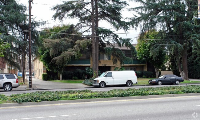 Primary Photo - 15524 Sherman Way