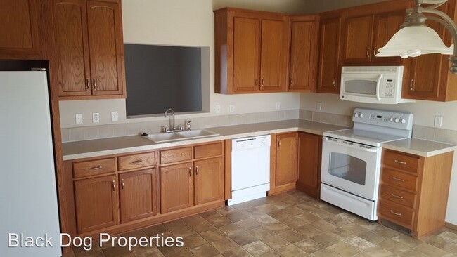 Building Photo - 3 br, 2.5 bath House - 3735 Saddle Horn Trail