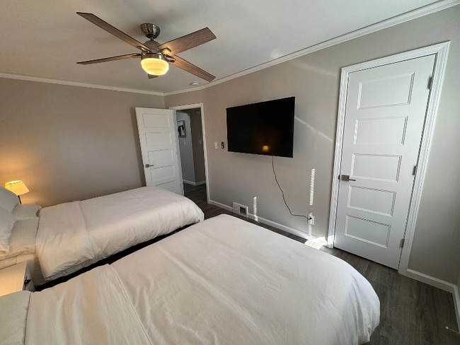 Building Photo - 1607 Catalpa Dr