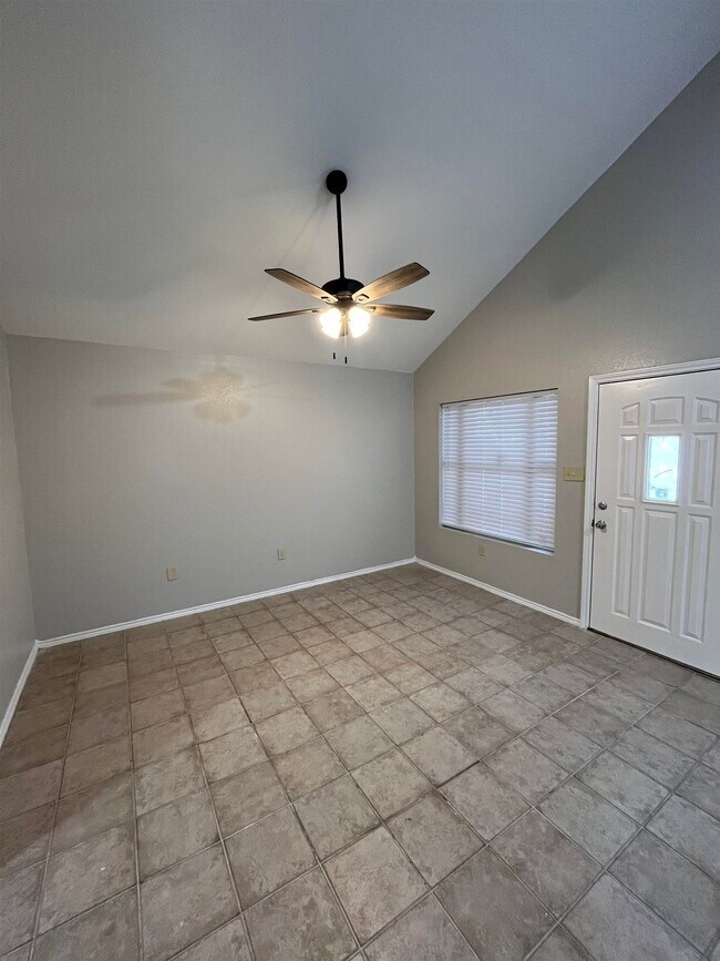 Building Photo - 405 Prescott Loop