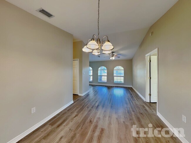 Foto del edificio - 26060 Concepcion Dr