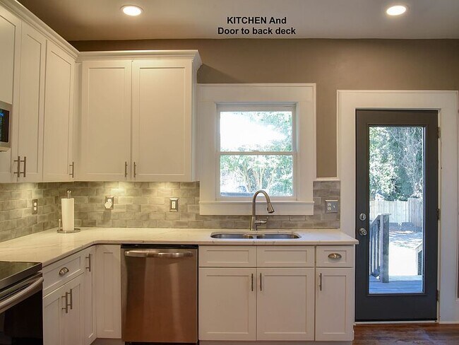 Foto del edificio - 987 Katherwood Dr SW