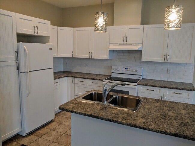 Photo du bâtiment - 1622-1688 88 Ave