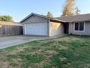 Building Photo - 9806 10th Ave E