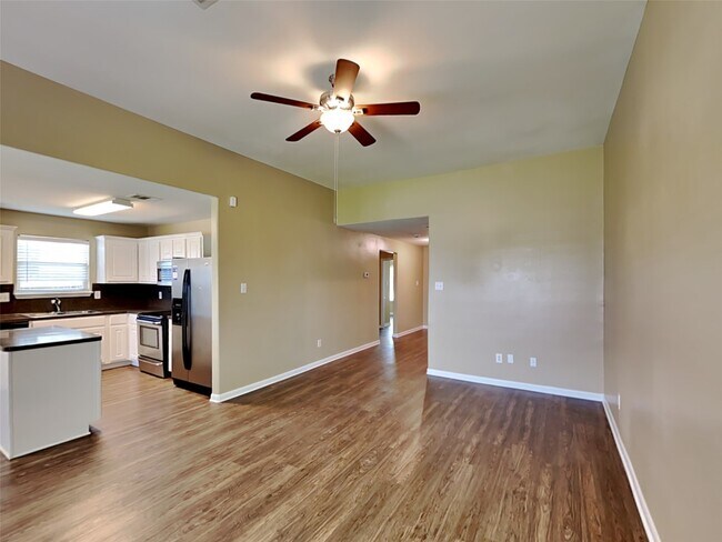 Foto del edificio - 3926 Cloudbluff Ln