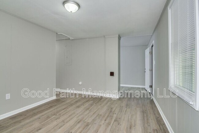 Foto del edificio - 2507 Elderberry Dr