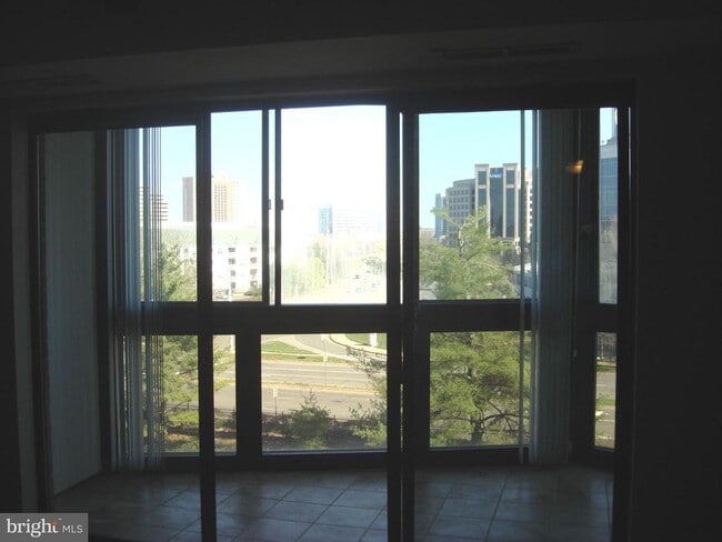 Building Photo - 8340 Greensboro Dr