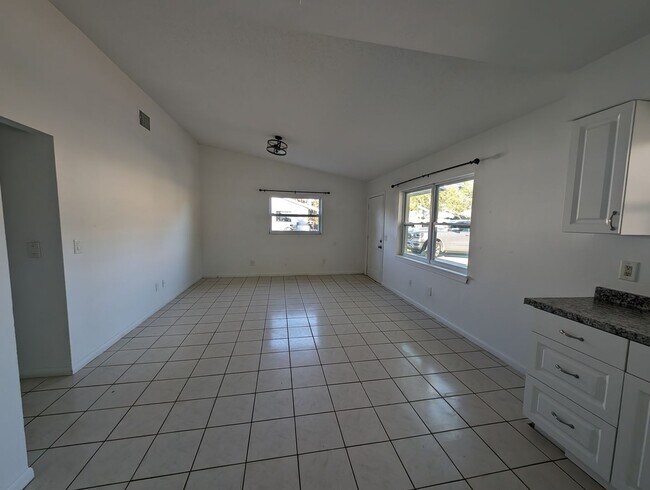 Foto del edificio - Nice 3/1 Crystal River Duplex Available