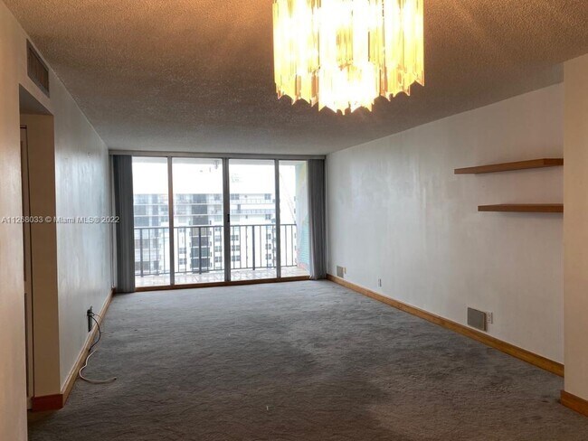 Foto del edificio - 2401 S Ocean Dr