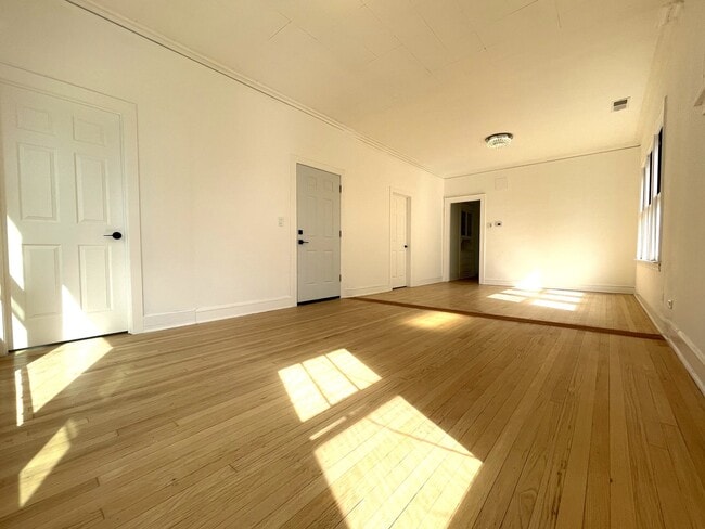 Foto del edificio - 1321 East Ave