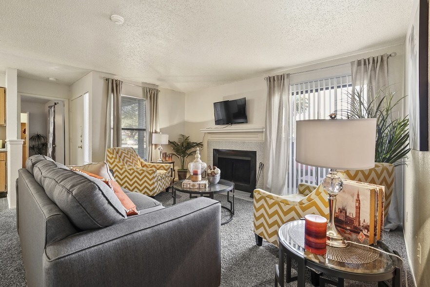 Pine Oaks Apartments