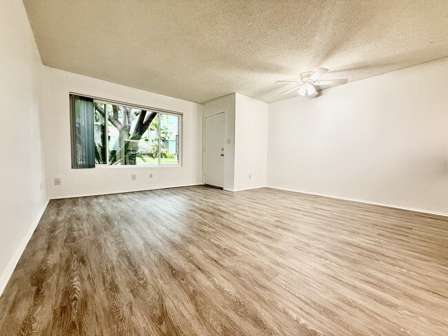 Building Photo - Village Terrace